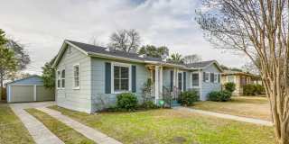 Charming 2 BR / 1 Bath in highly desirable Terrell Heights of San Antonio! Gallery 4