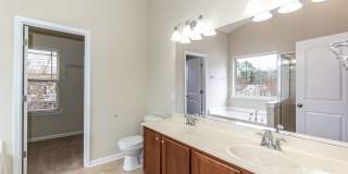 Gorgeous LARGE Family Home! Gallery 28