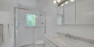 29 Old Orchard Road Gallery 23