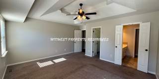 Ranch in Lee's Summit For Lease - Crisp, Clean and New! Gallery 10