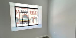 725 W Pratt Gallery 78