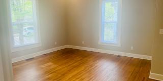 Newley Renovated 4BR - 2BA - South Campus! Gallery 20