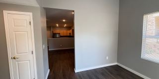 Updated 2 Bed, 2 Bath Main Floor Condo with Garage Updated 2 Bed, 2 Bath Main Floor Condo with Garage Gallery 9