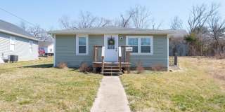 SHORT TERM 2/9/26-7/17/26 - Single Family 3 bedroom / 2 bath house Gallery 1