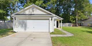 Comfortable 3BR Ranch with 2-Car Garage in Northwoods Pointe Gallery 1