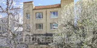 1050 N Pearl St Gallery 1