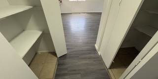 Large Living Area, rear yard has RV Access! Gallery 15