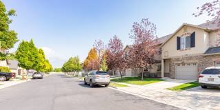 Beautiful Riverton Townhome in Gated Community w 1 car garage attached Gallery 3