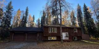 4 bedroom home in North Pole / No pets/ 2 car garage / Washer/Dryer in unit Gallery 1