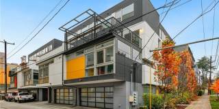 Amazing Capitol Hill Townhome 2/2.5 with 2 car garage Gallery 1