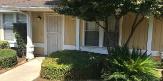Beautifully Updated 2 Bed 2 Bath Gallery 4