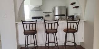 Beautiful Second Floor Condo in Great Area! Gallery 13