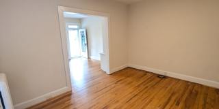 Charming Historic townhouse in downtown Frederick available mid June! Gallery 17