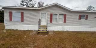Charming 3 Bedroom home Gallery 1