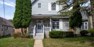 3 bedroom 2.5 bathroom home with a fully fenced yard! Gallery 18