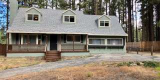 Furnished rental with large fenced back yard. Gallery 3