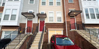 Beautiful 3 Bed 3.5 Bath Interior Townhome In Vibrant Brambleton Landbay Gallery 1