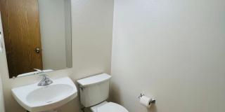 Amazing 3 Bed 2.5 Bath - Townhouse Gallery 6