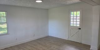 FOR RENT!!! SIMPLY STUNNING AND SPACIUS 3 BED 2 BATH SINGLE FAMILY HOME.. Gallery 11