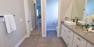 Bold Contemporary Sarasota Luxury Home. 4 Beds/ 4 Baths. Private Pool and Summer Grill. Gallery 32
