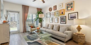 Sadler House Luxury Apartment Homes Gallery 33