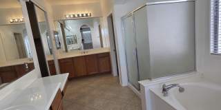 2709 W Redwood Lane Gallery 19