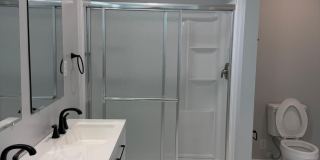 7420 Rouse Gallery 1