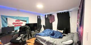 Perfect apartment for Social Students near NEU! Spacious, Yard, Parking & more! Gallery 7