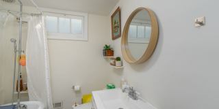 Oakenshawe 5-Bedroom, 2-Bathroom Home Close to Johns Hopkins Gallery 23