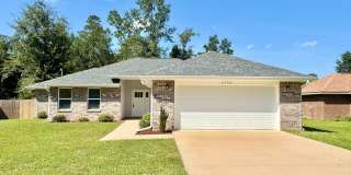 Beautiful 3-Bedroom Home - Open Split Floor Plan Gallery 1