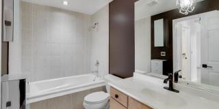 6951 N Western Avenue Gallery 22