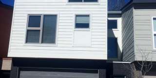 Spacious 2 Bed 2 Bath Townhouse in Enclave Subdivision Gallery 1