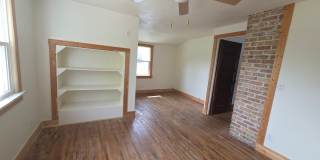 Handicap Accessible with 4 Bedrooms + Bonus Room & 2 Full Baths (Month-to-Month leases only) Gallery 9
