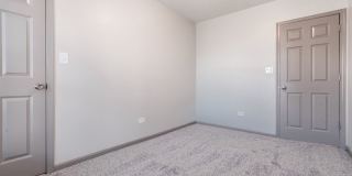 Stylish Bronzeville 2BR with Parking, Storage & Modern Finishes Gallery 9