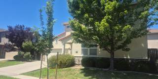 Adorable 3 bedroom 2.5 bath with loft Gallery 4