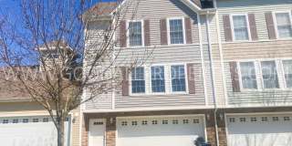 2 Bedroom, 2.5 Bath Townhome in Urbandale with two car garage. Gallery 1