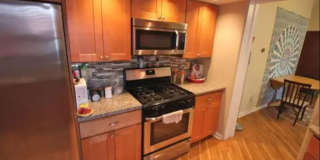 2206 Sarah Street Gallery 26