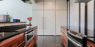 Fully Furnished Mid-Term 2-Level Condo | 1,549 Sq Ft | Private Parking | Shared Living Fully Furnished Mid-Term 2-Level Condo | 1,549 Sq Ft | Private Parking | Shared Living Gallery 20