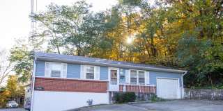 Spacious 4 Bedroom Rental in Columbia! Gallery 1