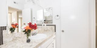 400-420 N. Oakland Ave. Gallery 30