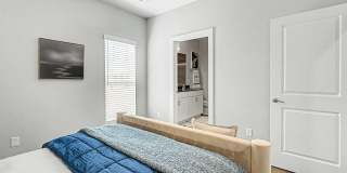 Hawthorne Grove Gallery 24