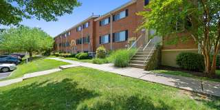 Gainsborough Court, Churchill Mews, and Copperfield Square Apartments & Townhomes Gallery 34