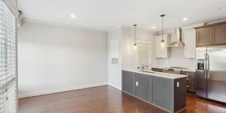 525 East Apartments Gallery 74