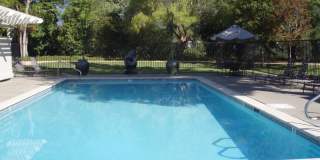 Stunning Upstairs Apartment, Quiet and Lots of Natural Sunlight! It's a must see... Gallery 1