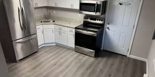 Cozy Three Bedroom Home in HDG! Gallery 1