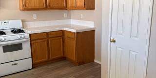 6 bedroom home!  Available Now! Gallery 84
