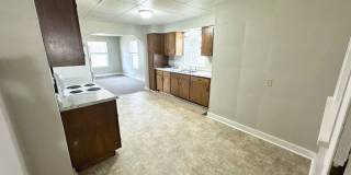 2 Bed / 1 Bath House Off North Main Street Gallery 6
