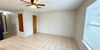 Move-In Ready 2BR Duplex | Private Yard | Great Location | Pets Welcome Gallery 4