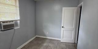 1046/1048 W 8th St.- Duplex Gallery 3