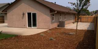 3 Bedroom Home for Rent in South Redding CA | RV Parking, Garage, Fenced Yard Gallery 15